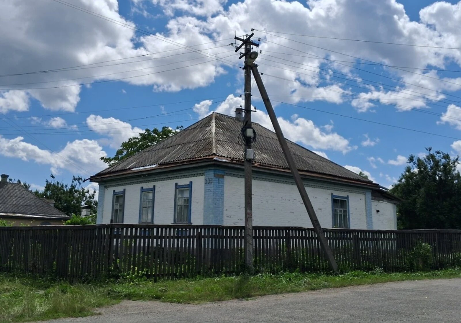 Будинок, Нова Дмитрівка: 10 соток, криниця і свердловина - фото 1