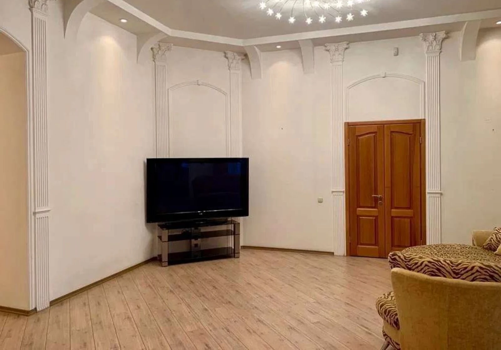 4-кімнатна квартира, Центр: внутрішній двір - фото 3