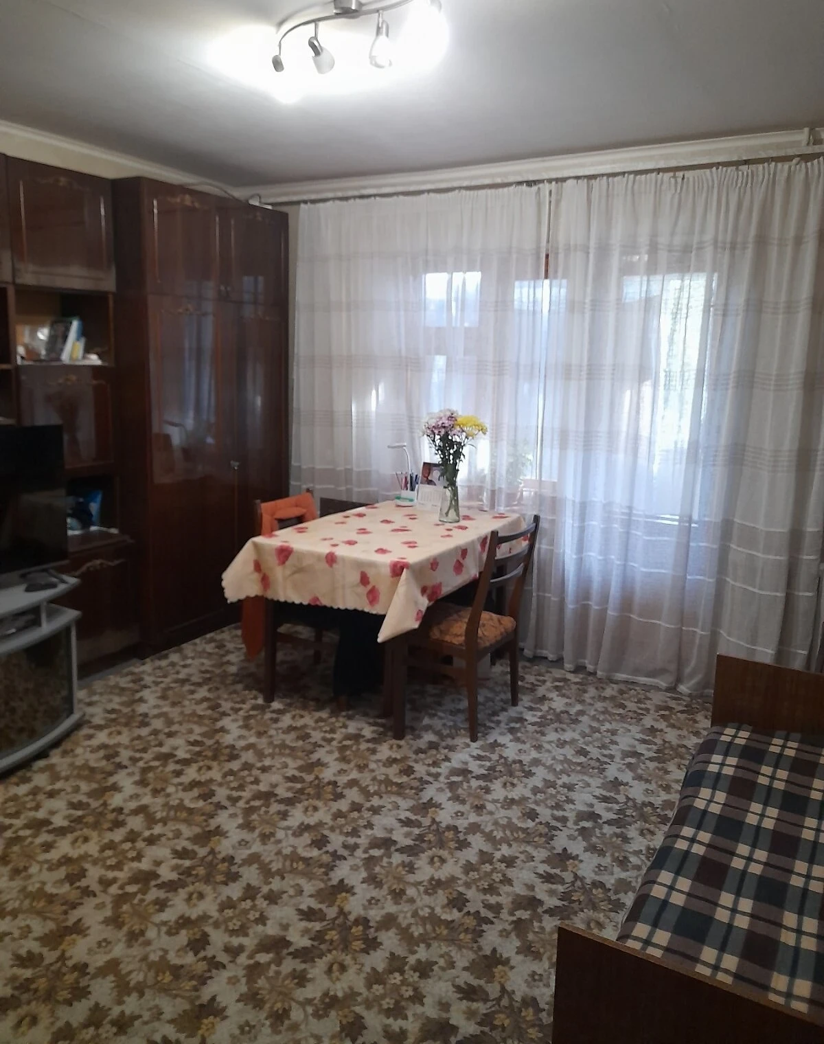 1-кімнатна квартира, Калинова Правда: цегляний будинок, єВідновлення
