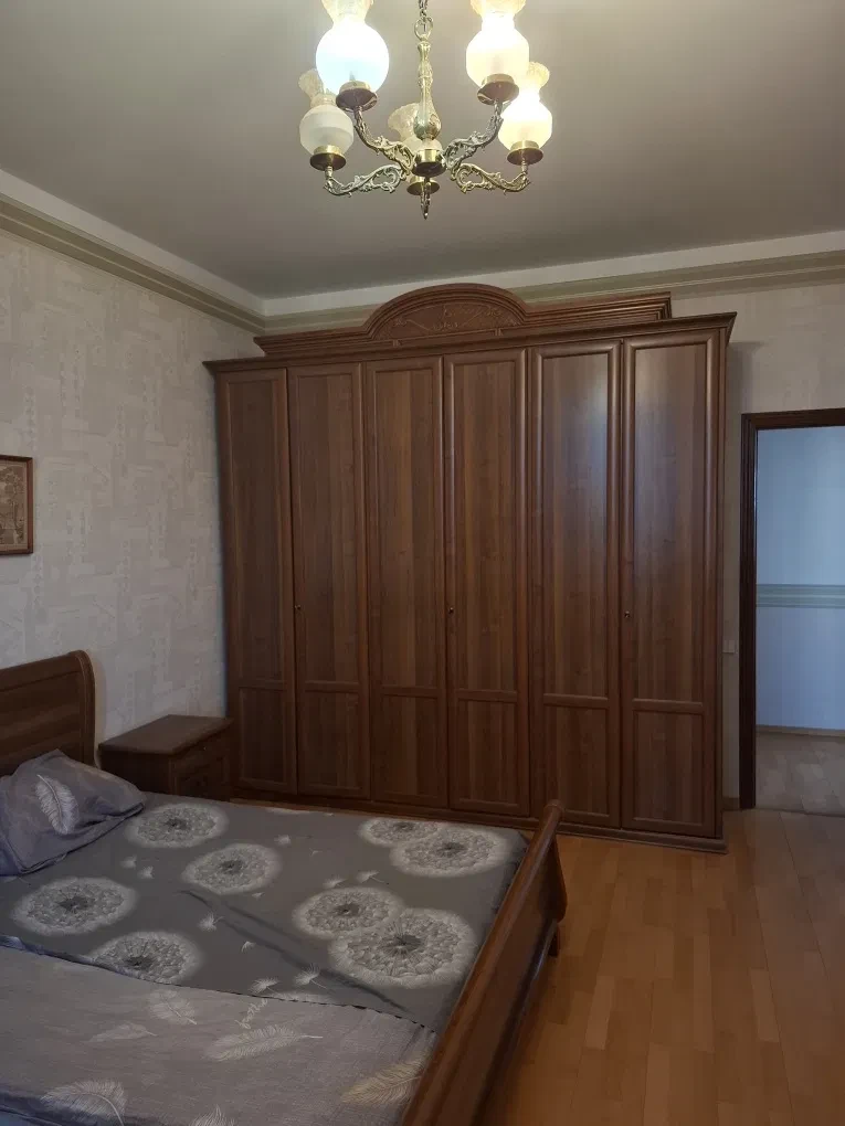 3-кімнатна квартира, Печерський: 3 балкони, метро КПІ за 4 хв, фото 5