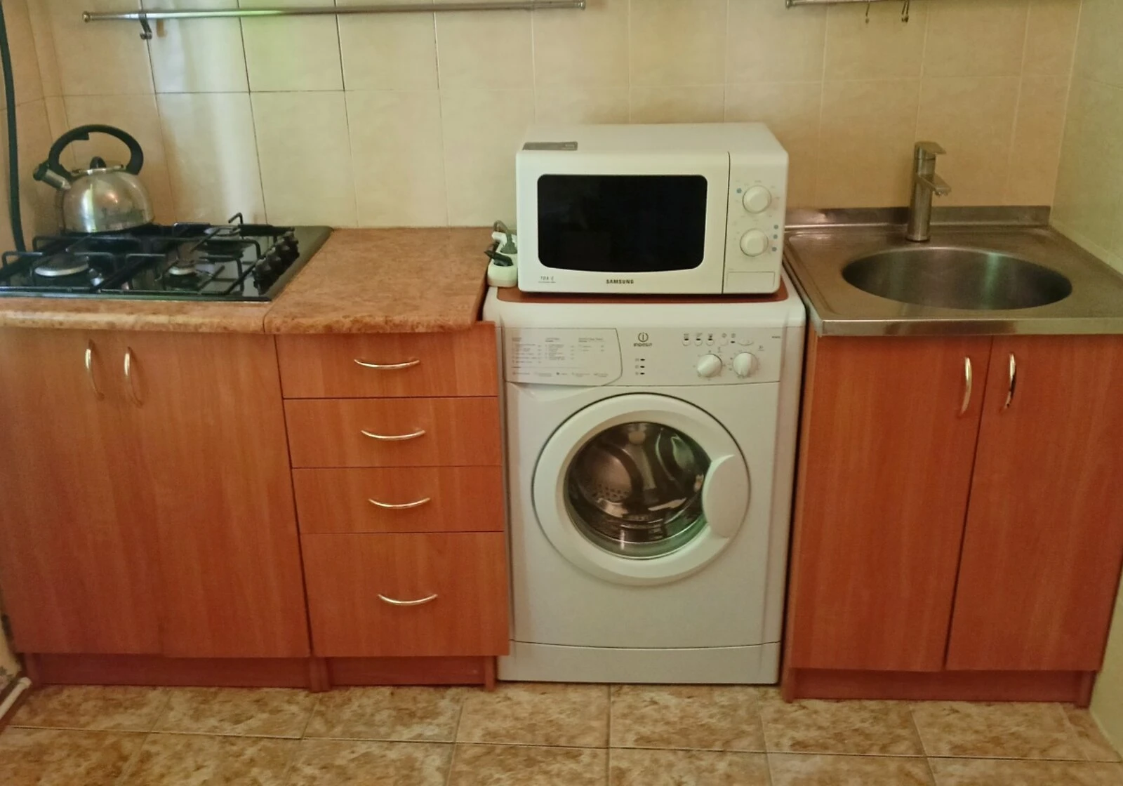1-кімнатна квартира, Оболонь: євроремонт, вода й ліфт без світла - фото 1