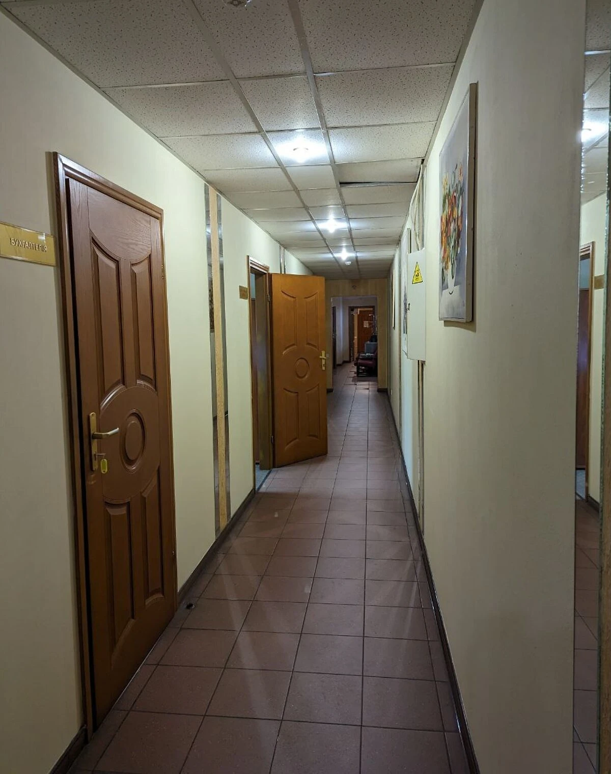 Офіс, Теремки-1: переговорна, вхід до укриття врівень із землею - фото 2