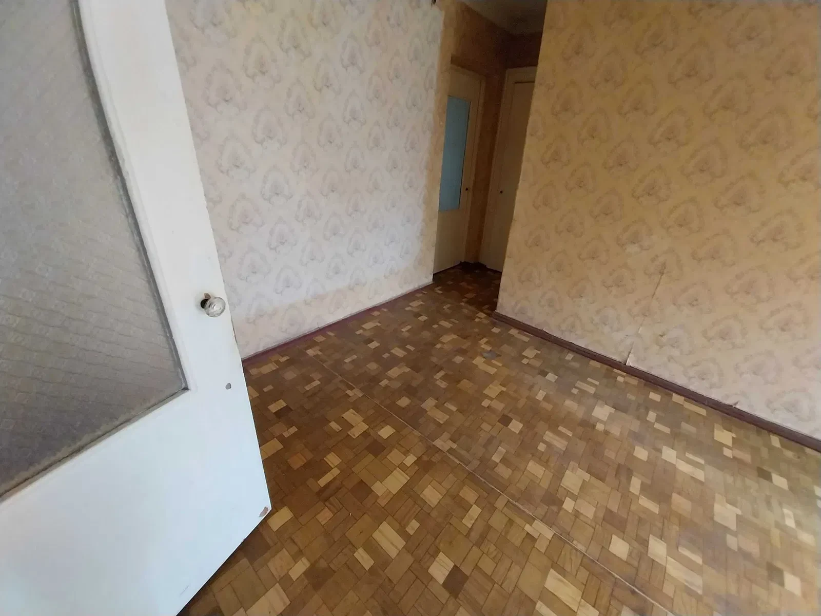 3-кімнатна квартира, Чернігів: під ремонт, двостороння, верхній поверх, фото 5