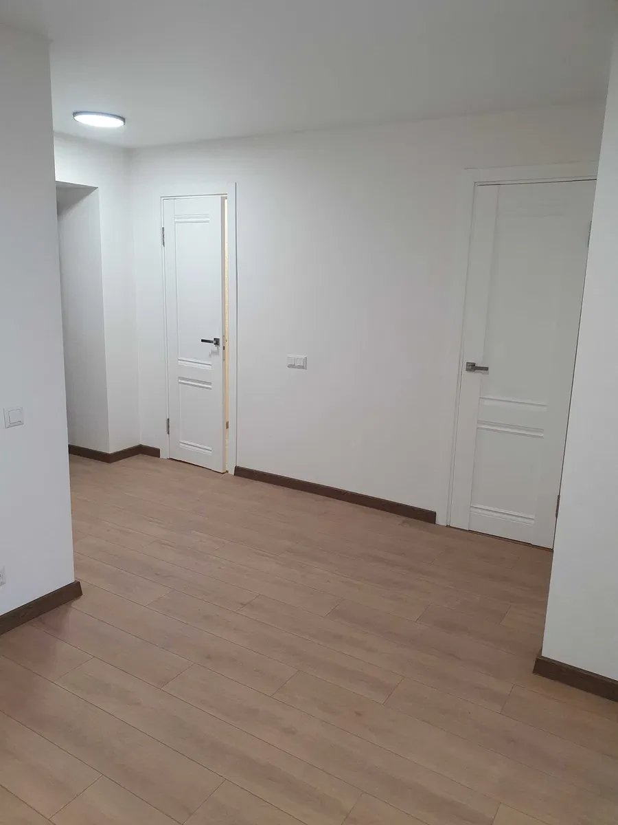 2-кімнатна квартира, Черкаси: євроремонт, центр міста