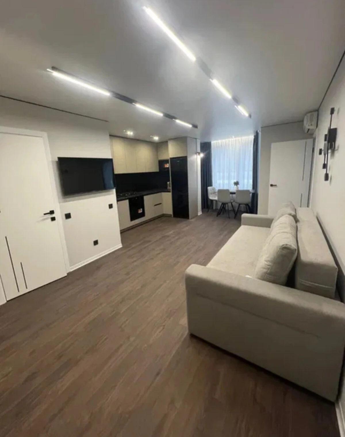 2-кімнатна квартира, Івано-Франківськ: дизайнерський ремонт, кухня 24,9 м² - фото 1