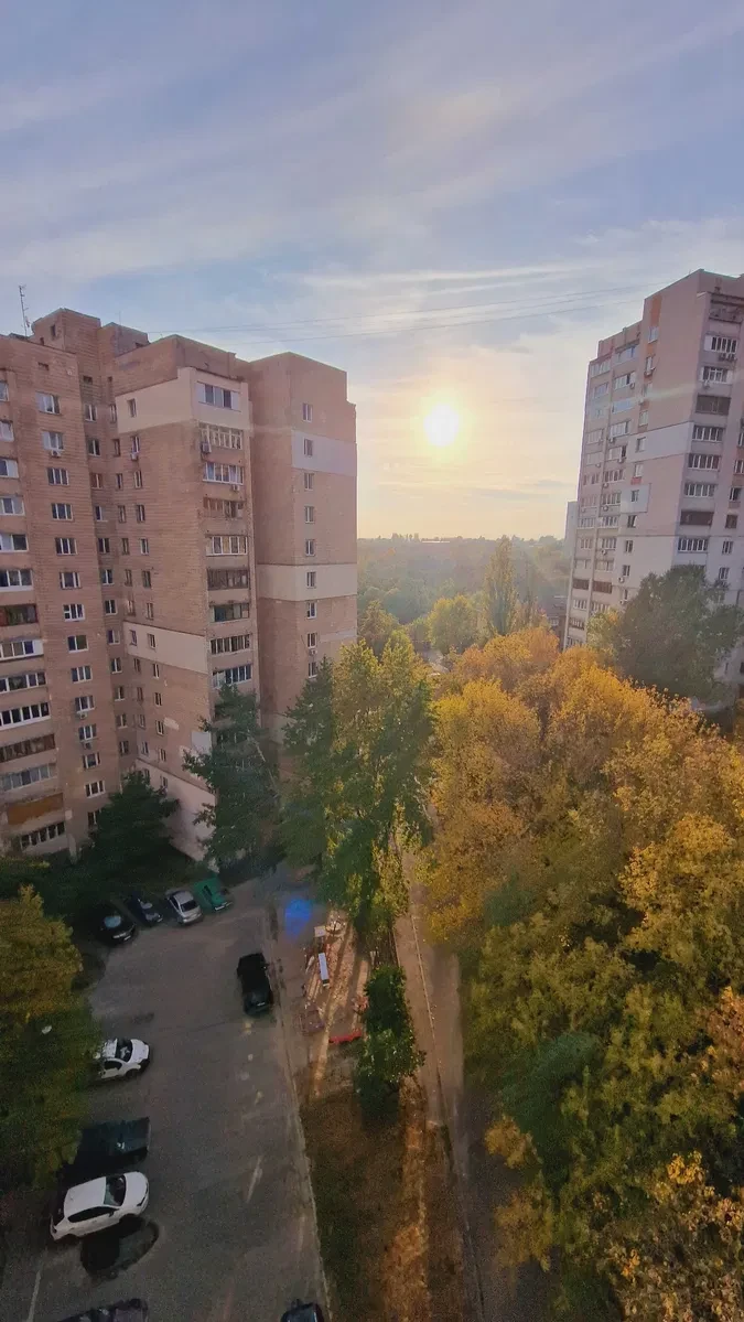 3-комнатная квартира, Соломенский: тёплая, торг - фото 1