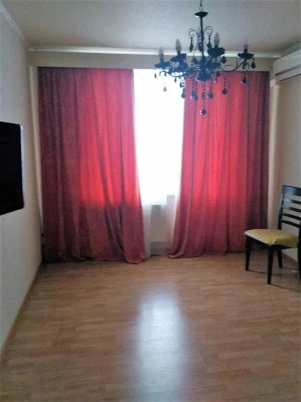 3-кімнатна квартира, Основ'янський: замінені труби, засклений балкон