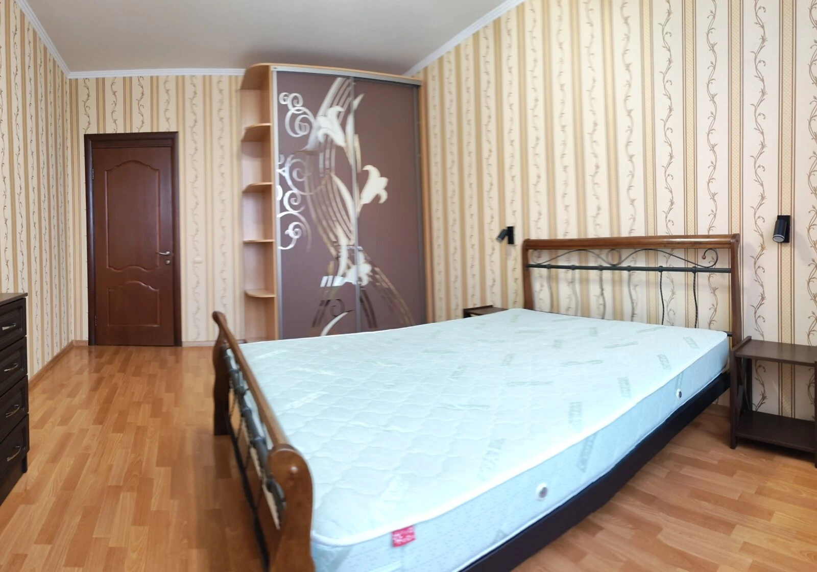 2-кімнатна квартира, Осокорки: євроремонт, ліфт і опалення без світла - фото 1