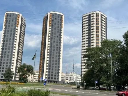 2-кімнатна квартира у ЖК Радужний: видова, після будівельників - фото 1