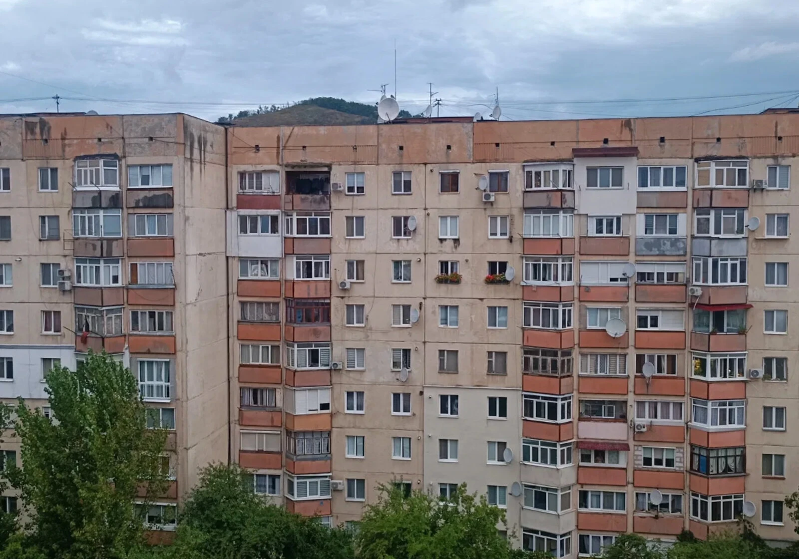 3-кімнатна квартира, вул. Росвигівська: електроопалення, панельний будинок - фото 4