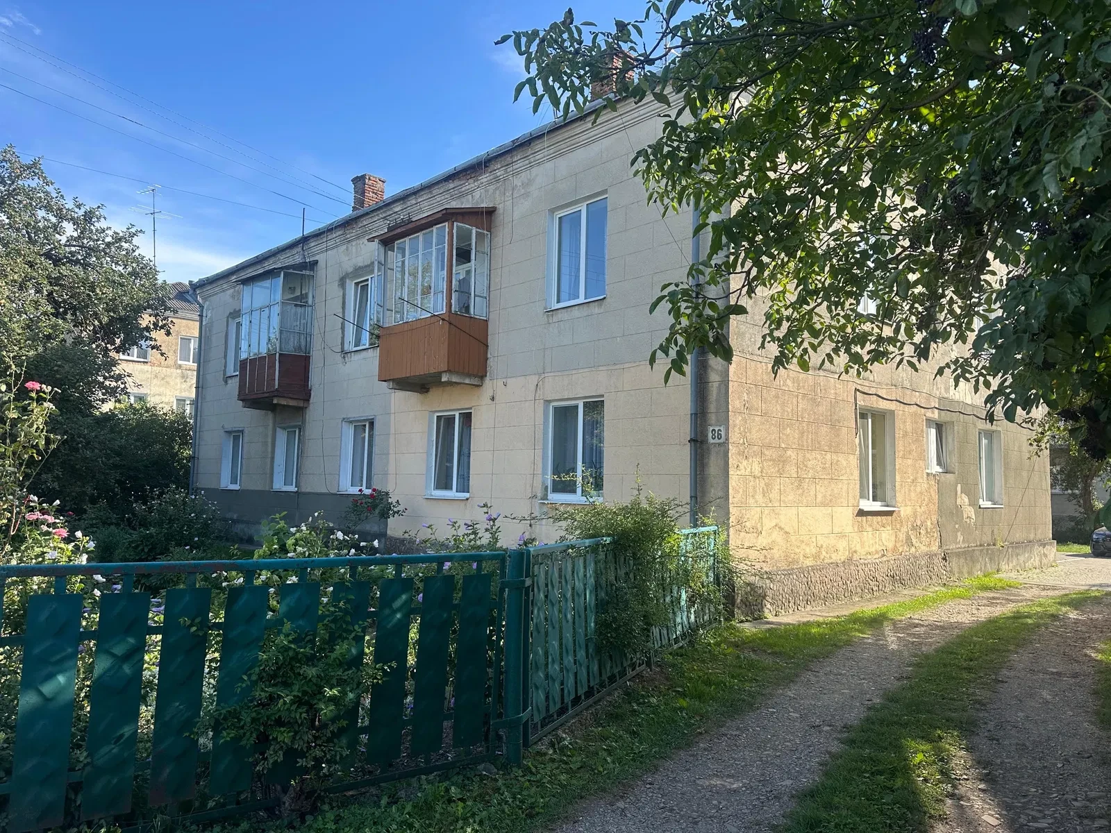 2-комнатная квартира, Самбор: закрытый двор, жилое состояние