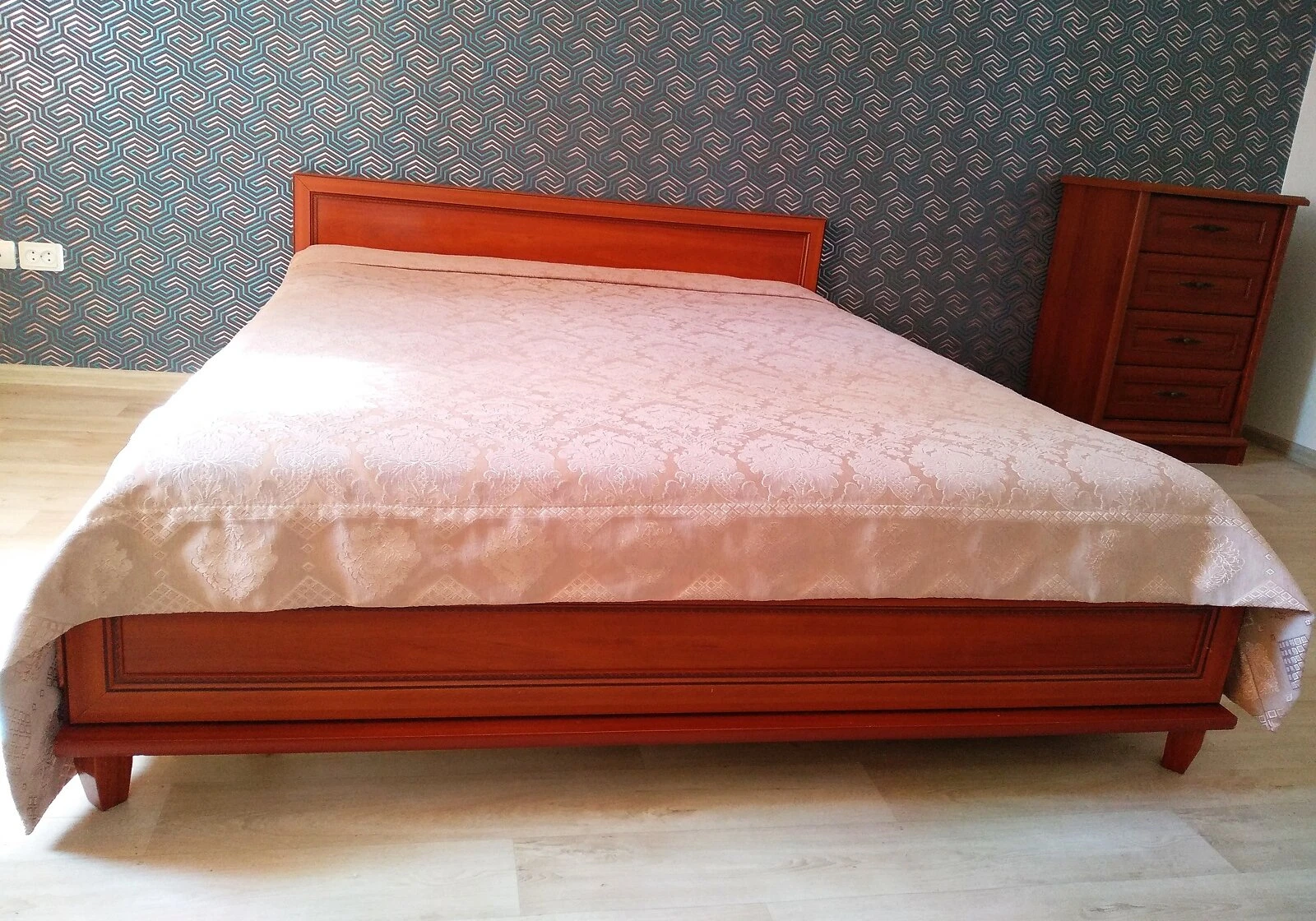 1-кімнатна квартира, Позняки: тепло і вода без світла, метро Позняки - фото 1
