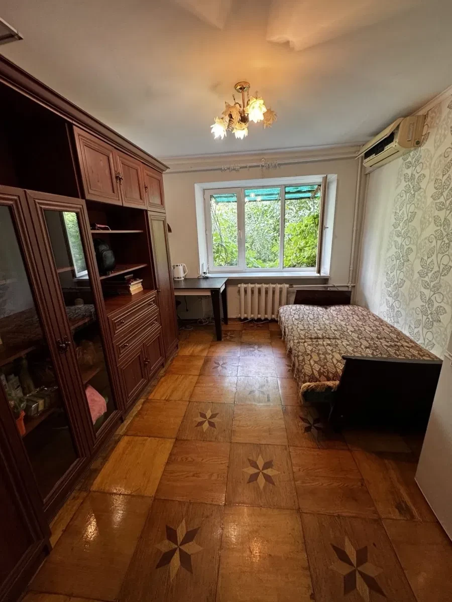 2-кімнатна квартира, Приморський: меблі та техніка, паркувальне місце