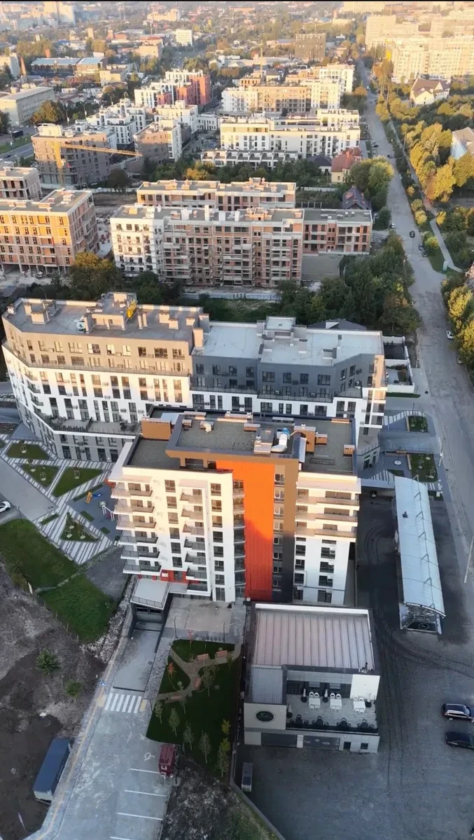 Приміщення у ЖК Soloway: тераса 9,3 м², 11 кВт, окремий вхід - фото 1