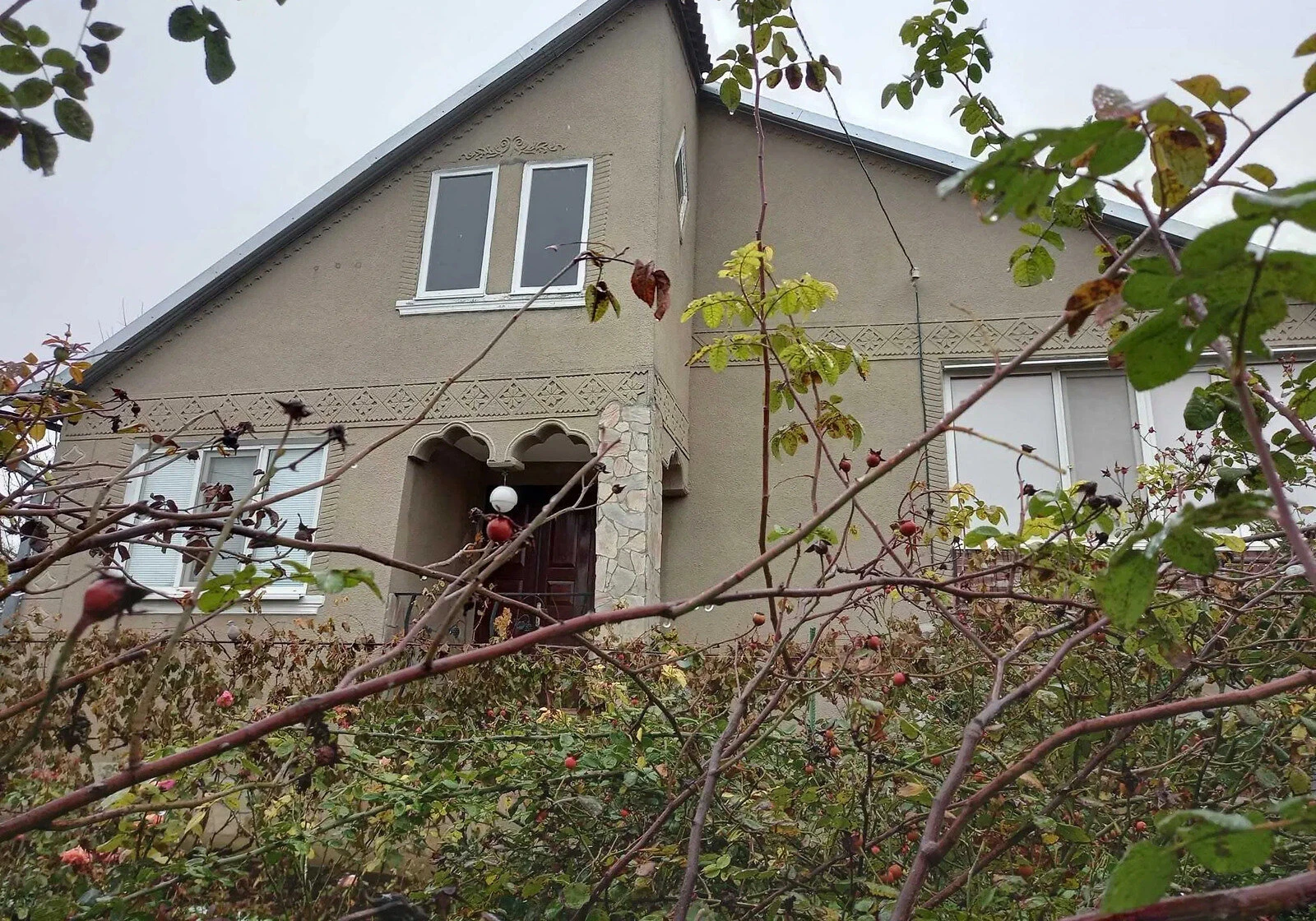 Будинок, Арбузинка: 5 кімнат, 2 поверхи, цегляні стіни