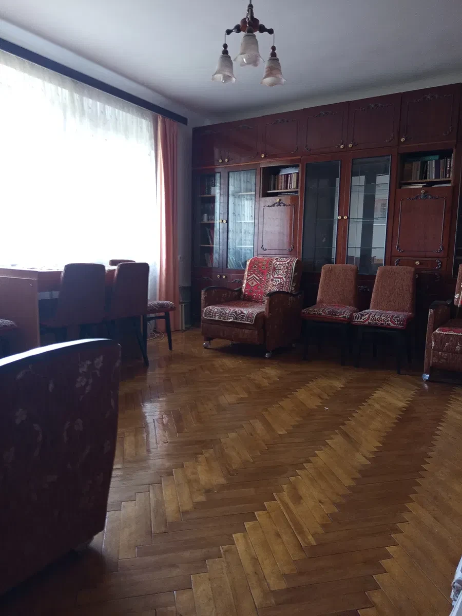 3-кімнатна квартира, Політехніки: дубовий паркет, 2 балкони - фото 2