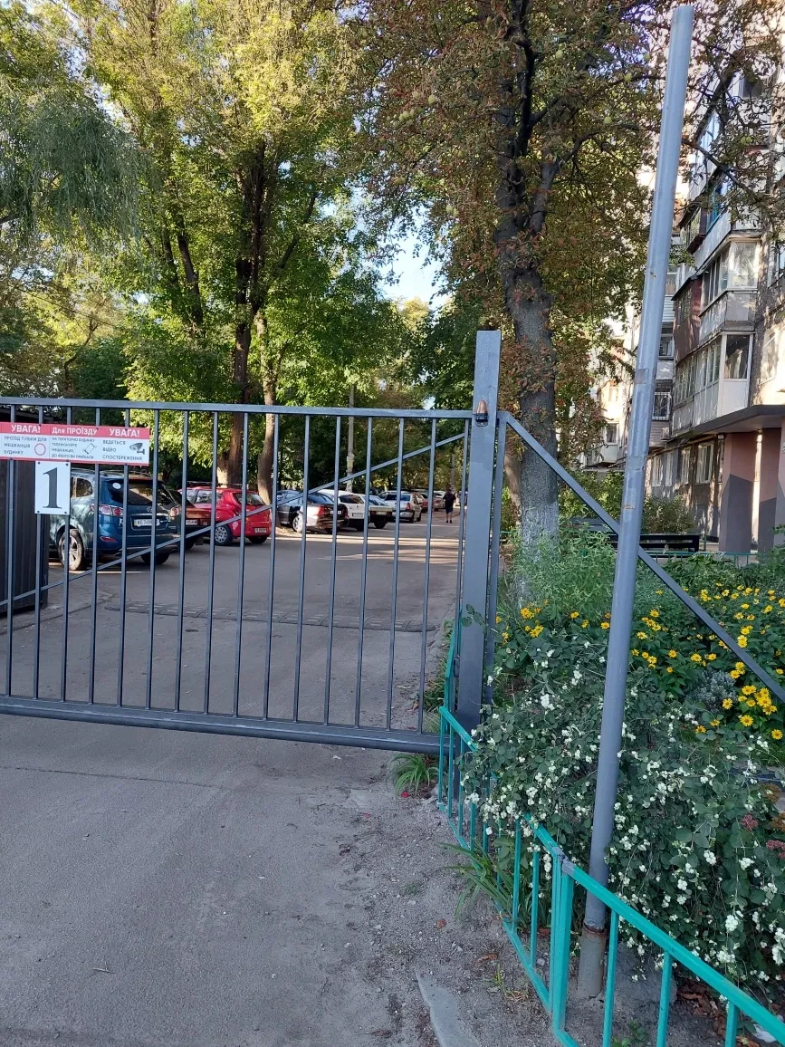 2-кімнатна квартира, проспект Мануйловський: частковий ремонт, торг