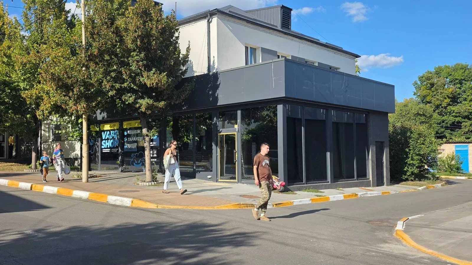 Приміщення, Буча: фасадне, з ремонтом, окремі входи, фото 2