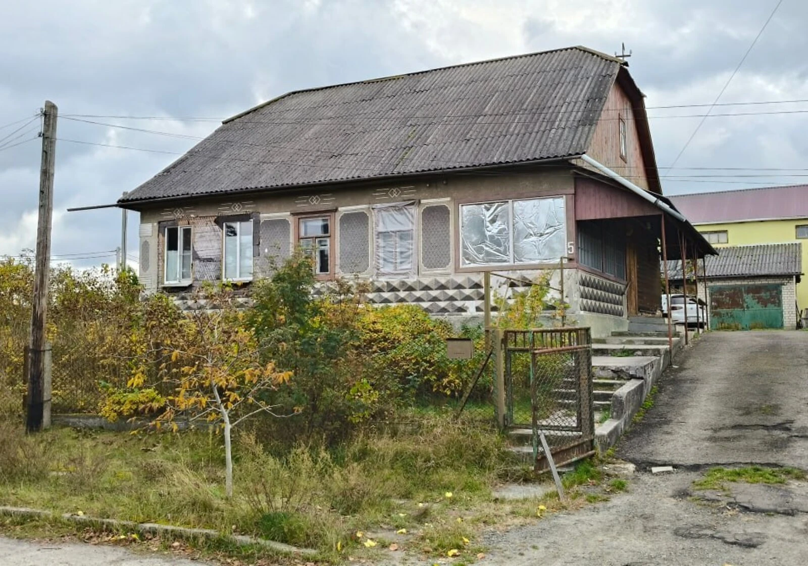Дом, Сарны: 15 соток, гараж с подвалом, торг - фото 1