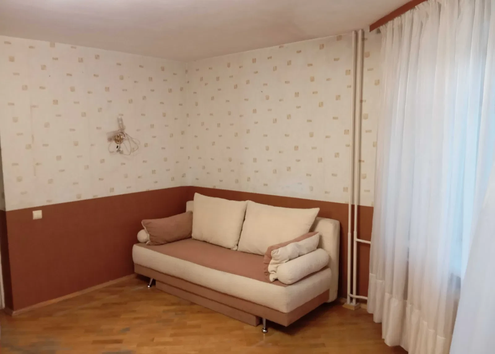 2-кімнатна квартира, Дніпровський: школа 150 м, ліфт працює без світла - фото 2