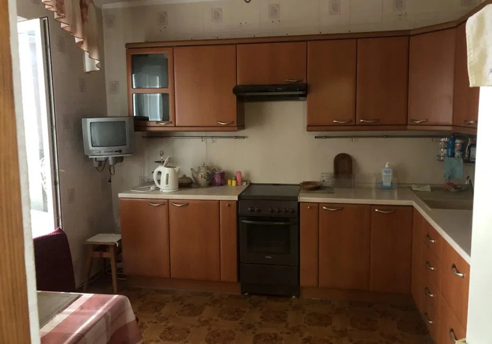 3-кімнатна квартира, Київ: опалення та інтернет без світла, кухня 17 м² - фото 4