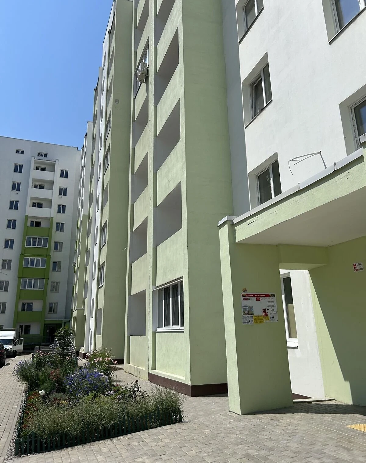 2-кімнатна квартира, вул. Миру: новобудова, цегляні стіни, вікна на захід - фото 1