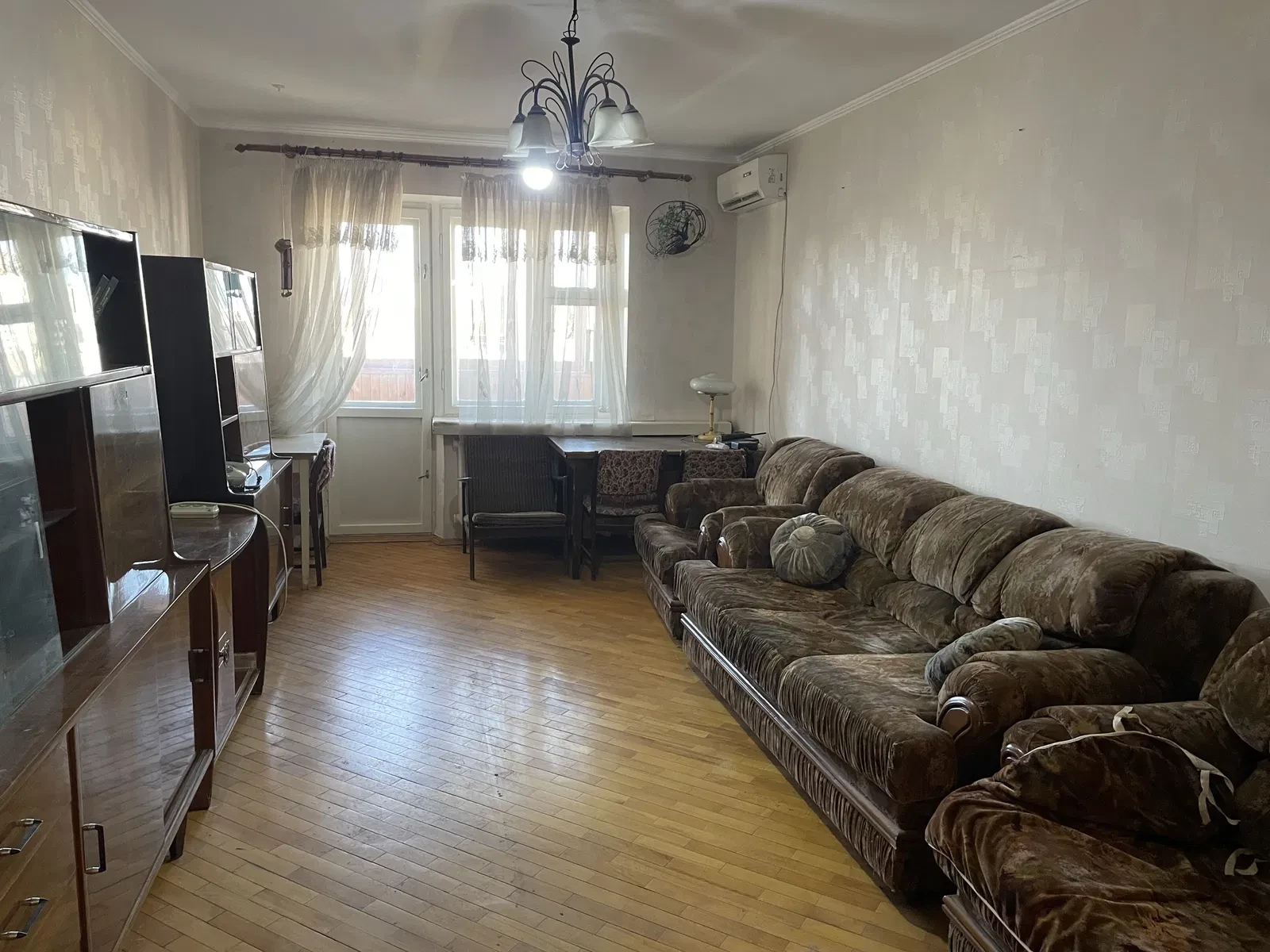 3-кімнатна квартира, Дарницький: метро поруч, меблі й техніка - фото 2