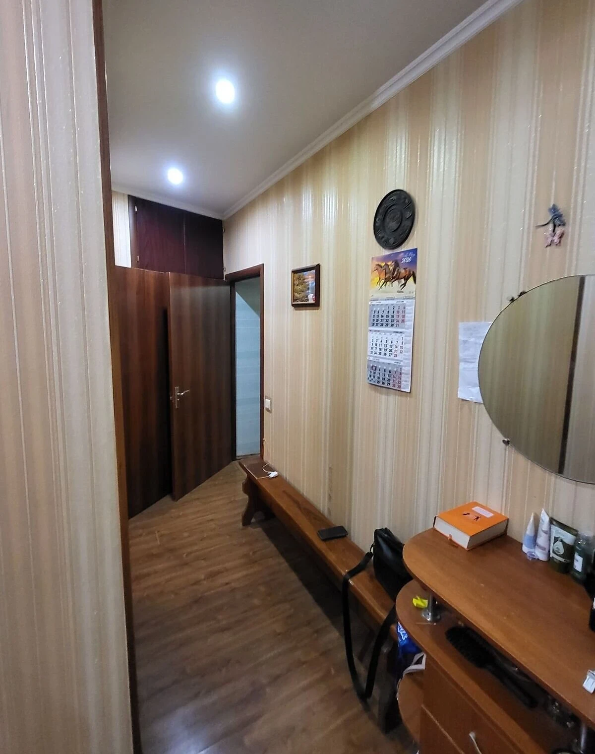3-кімнатна квартира, Центр: євроремонт, цегляні стіни - фото 4