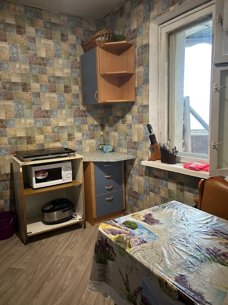 3-кімнатна квартира, Дарницький: метро 5 хв, два балкони - фото 2