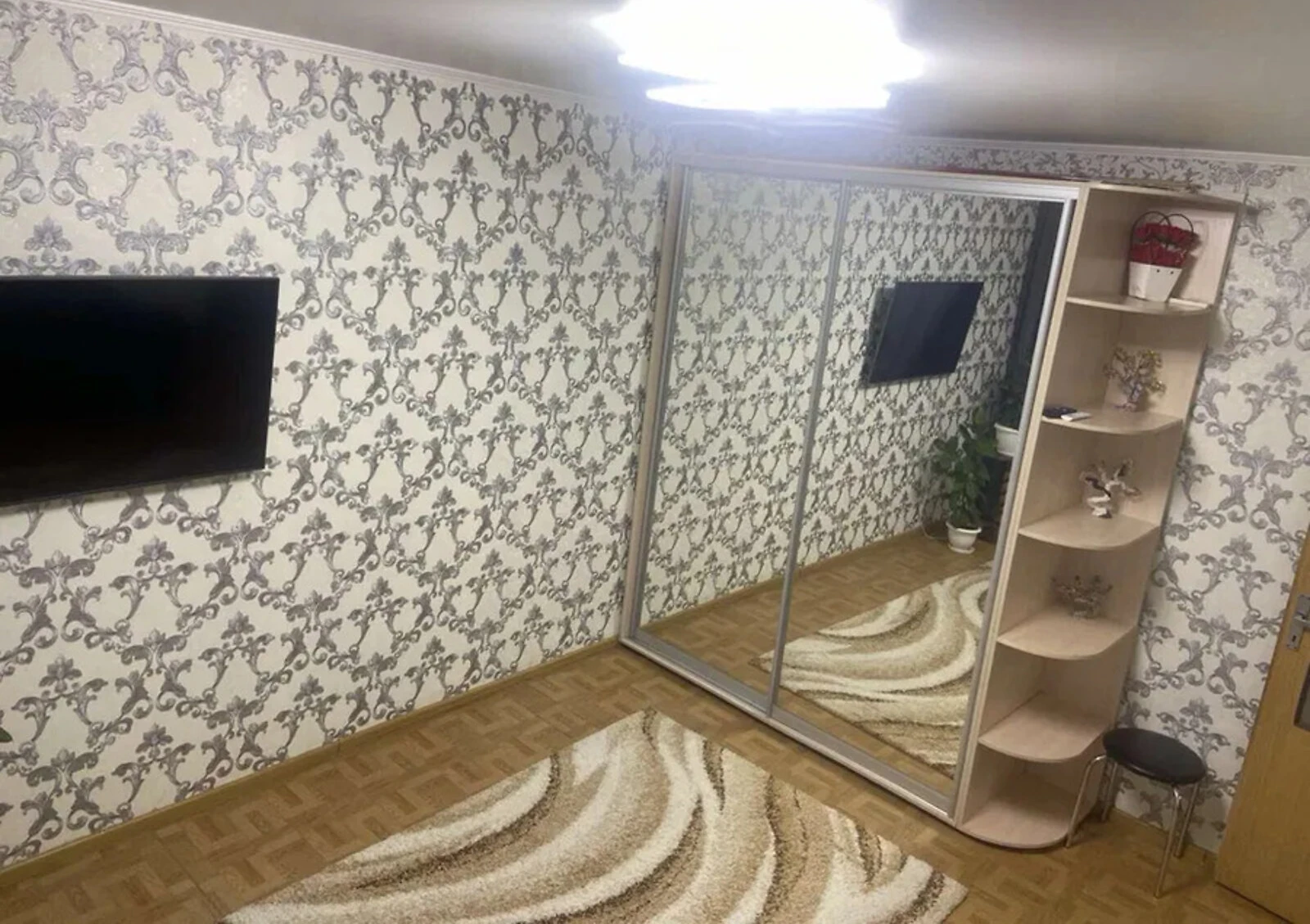 2-кімнатна квартира, Кривий Ріг: косметичний ремонт, балкон - фото 3
