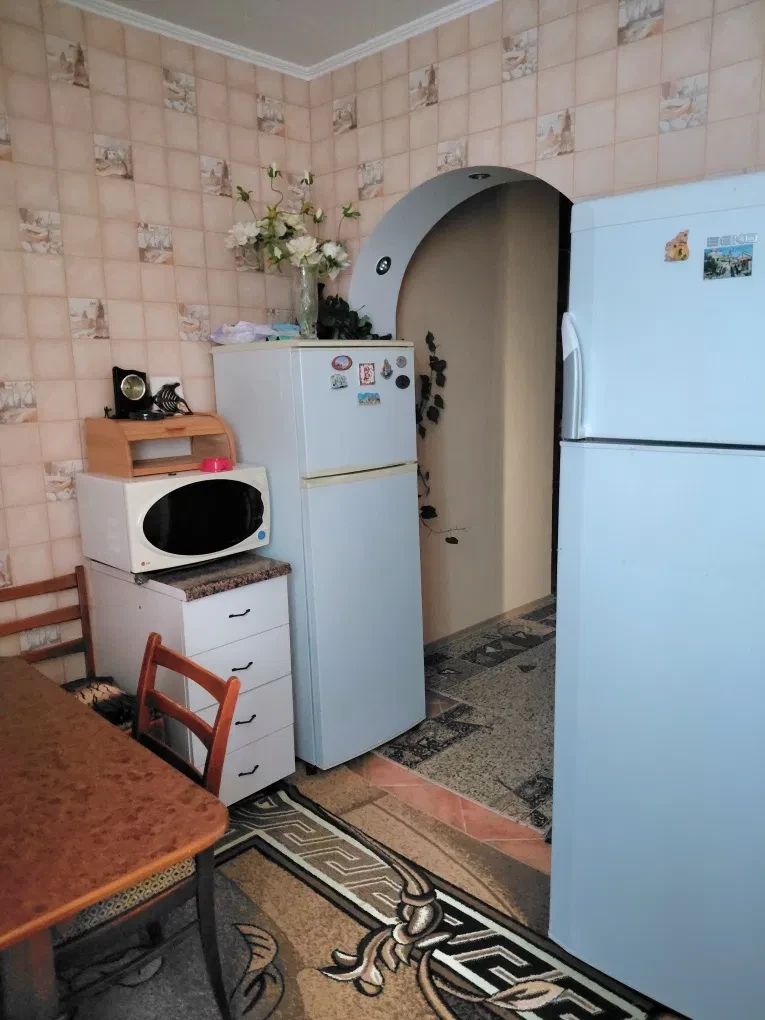 2-кімнатна квартира у ЖК «Радужный»: море за 5 хвилин пішки, великий балкон - фото 4