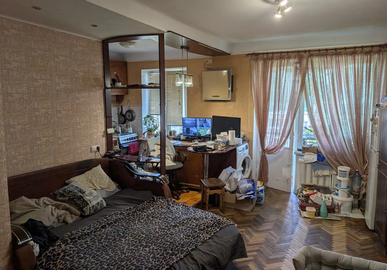 2-комнатная квартира, Днепровский: кухня-студия, косметический ремонт - фото 1