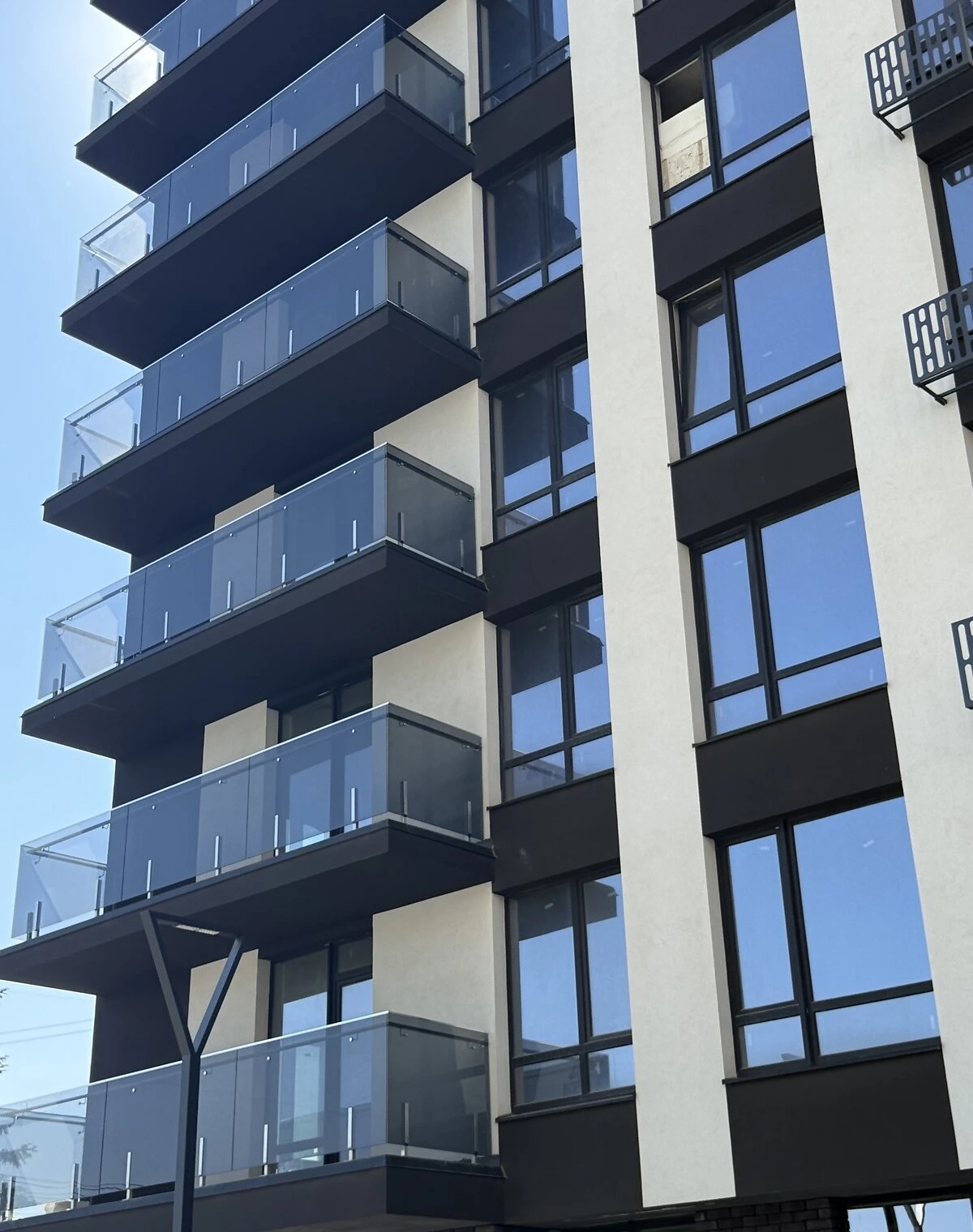 3-комнатная квартира, Набережная: дом 2024 года, переуступка - фото 2