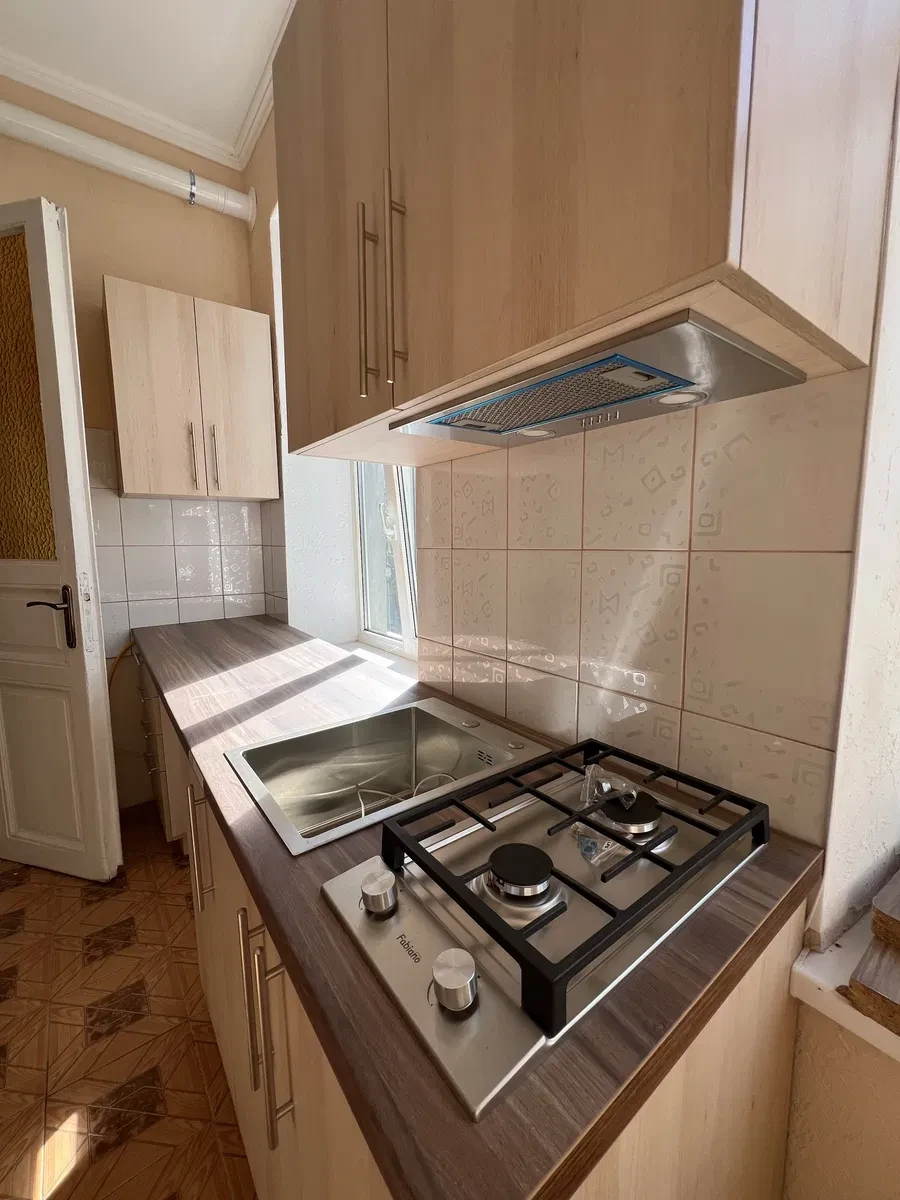 1-кімнатна квартира, Чернівці: держпрограми, місце для авто - фото 2