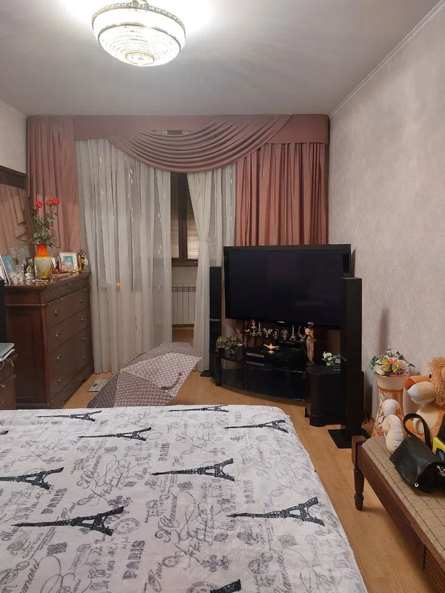 3-комнатная квартира, Долгинцевский: автономное отопление, дубовая кухня - фото 1