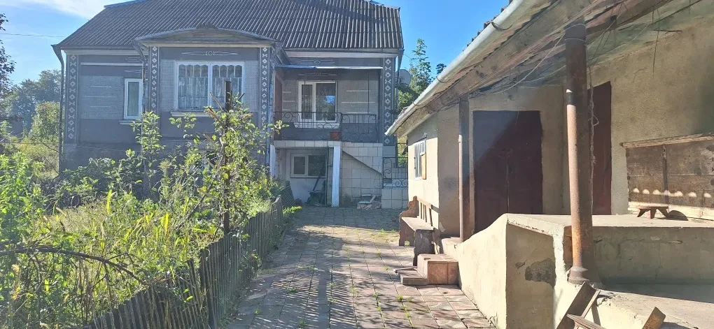 Будинок, Вишнівець: господарські будівлі, 31 сотка
