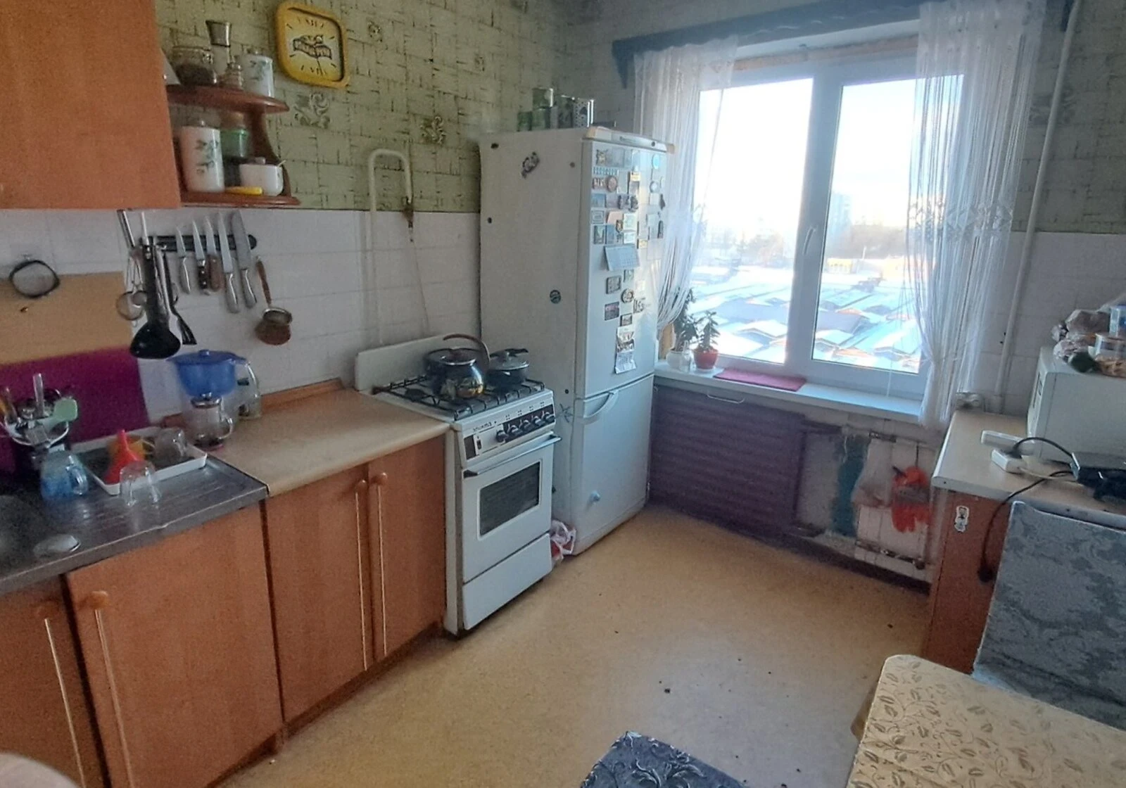 3-кімнатна квартира, Деснянський: тепло без світла, останній поверх - фото 1