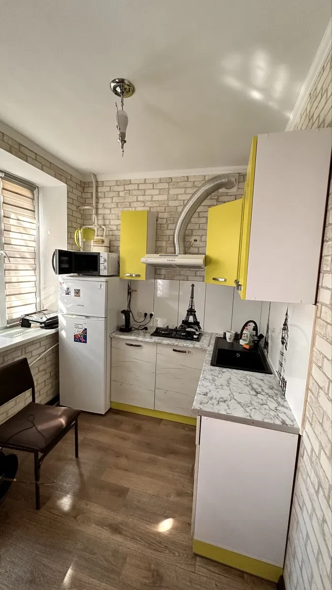 1-кімнатна квартира, Подільський: автономне опалення, лікарня 50 м