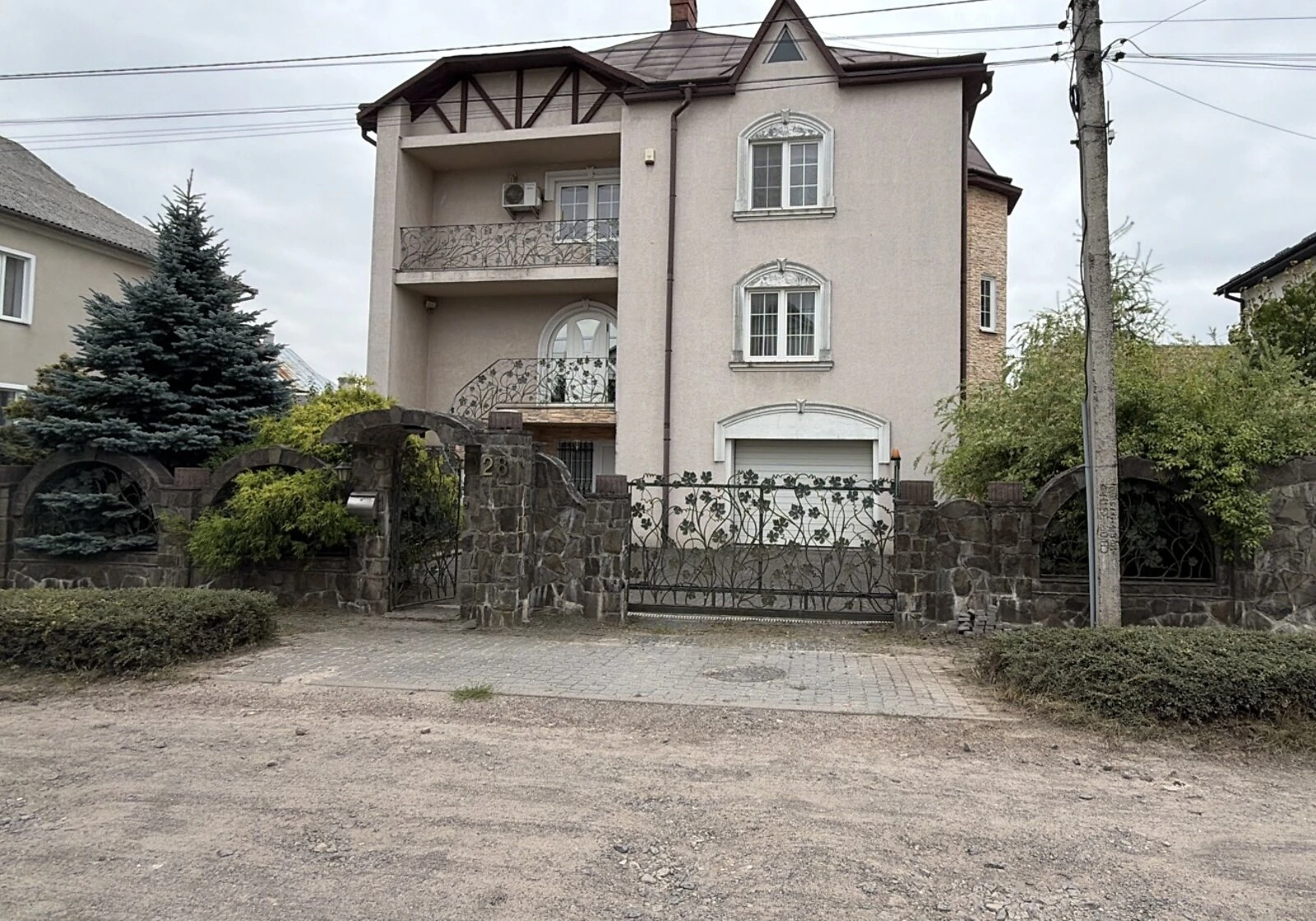 Дом, Броды: гараж, бассейн, джакузи - фото 1