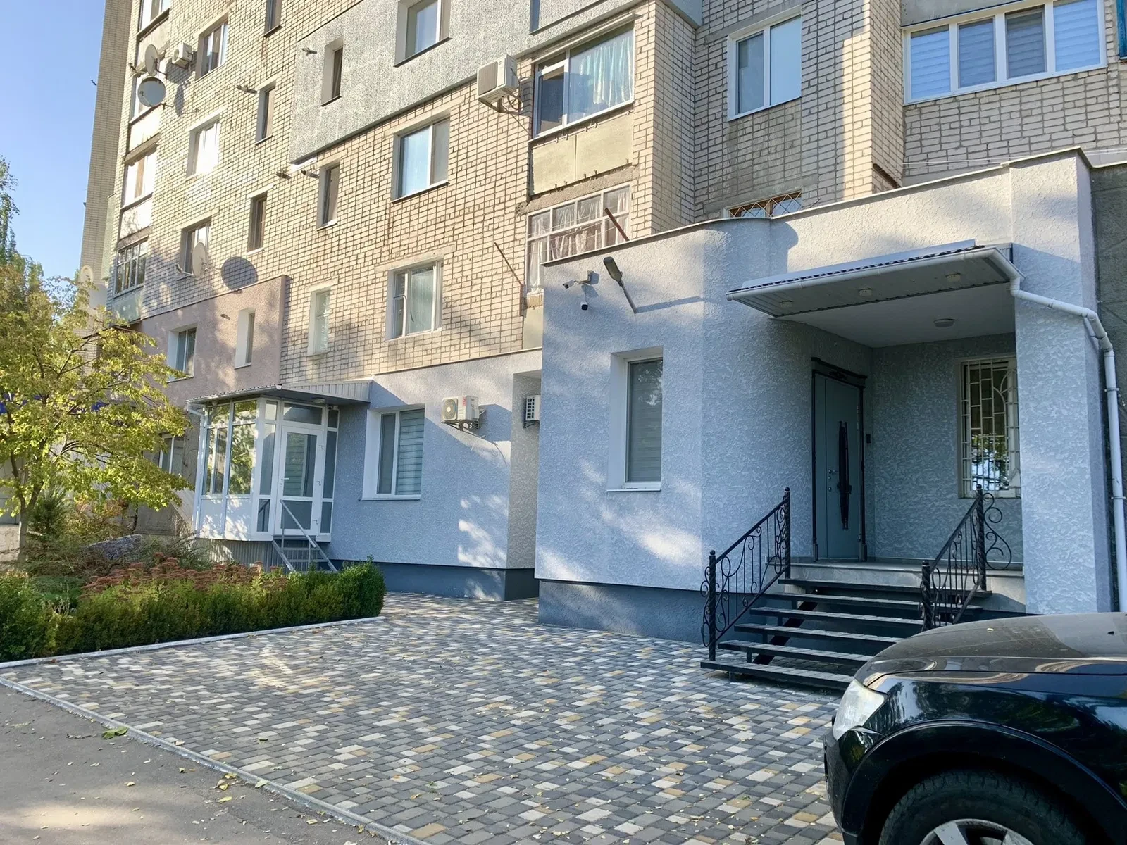 Офис, Светловодск: фасадное, два входа, свежий ремонт