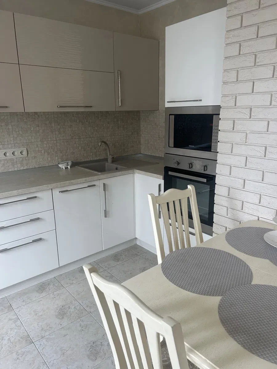3-комнатная квартира, Деснянский: автономный дом, генератор