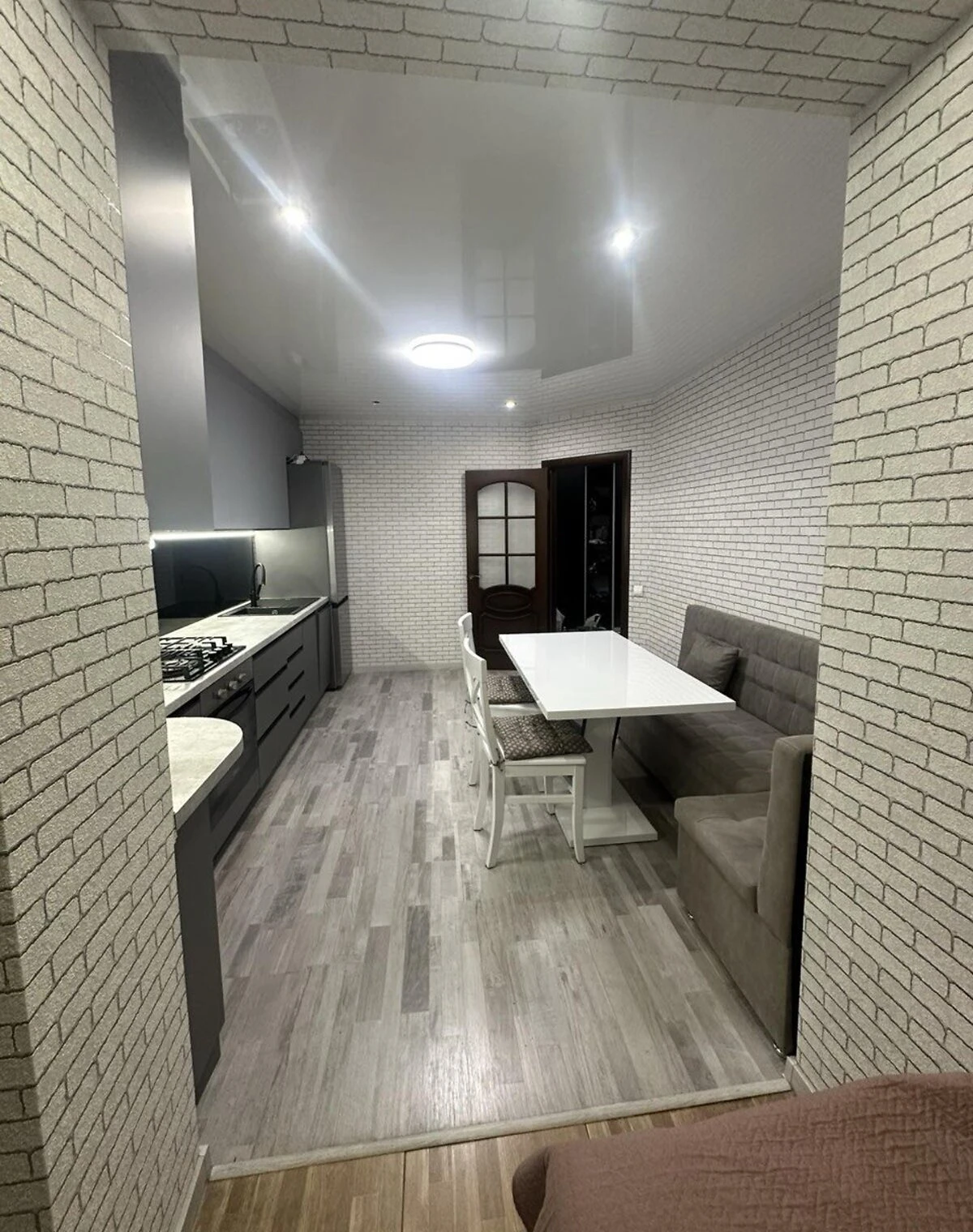2-кімнатна квартира, Крюківщина: кухня-студія, резервне живлення - фото 4