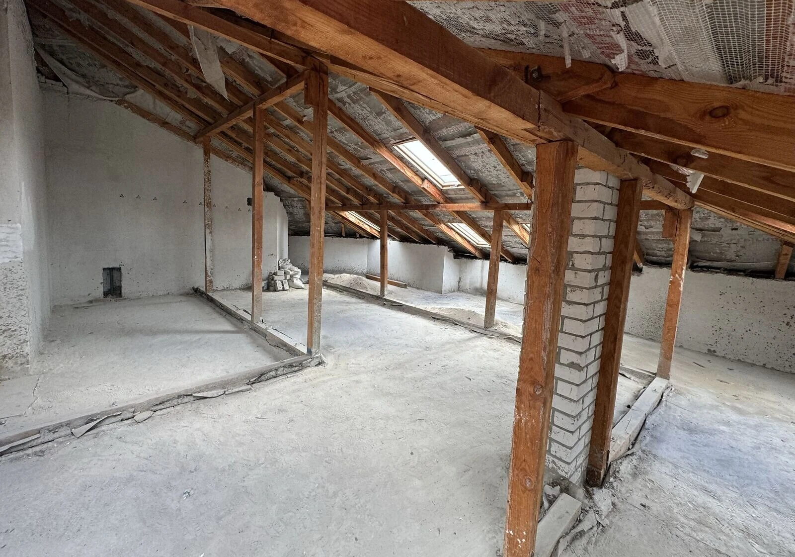 2-кімнатна квартира, Канів: новобудова, цегляні стіни - фото 2