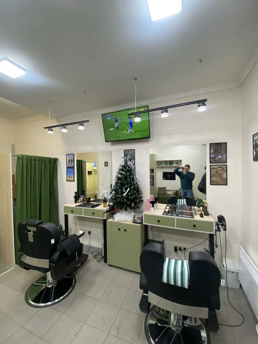 Робоче місце, Галицький: косметика й напої включені - фото 2
