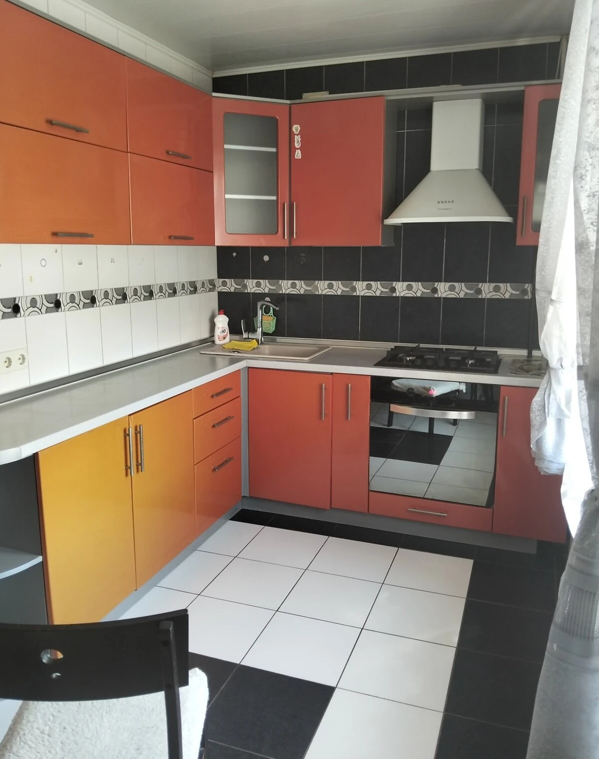 3-комнатная квартира, Коммунарский: газовая плита и духовой шкаф - фото 4