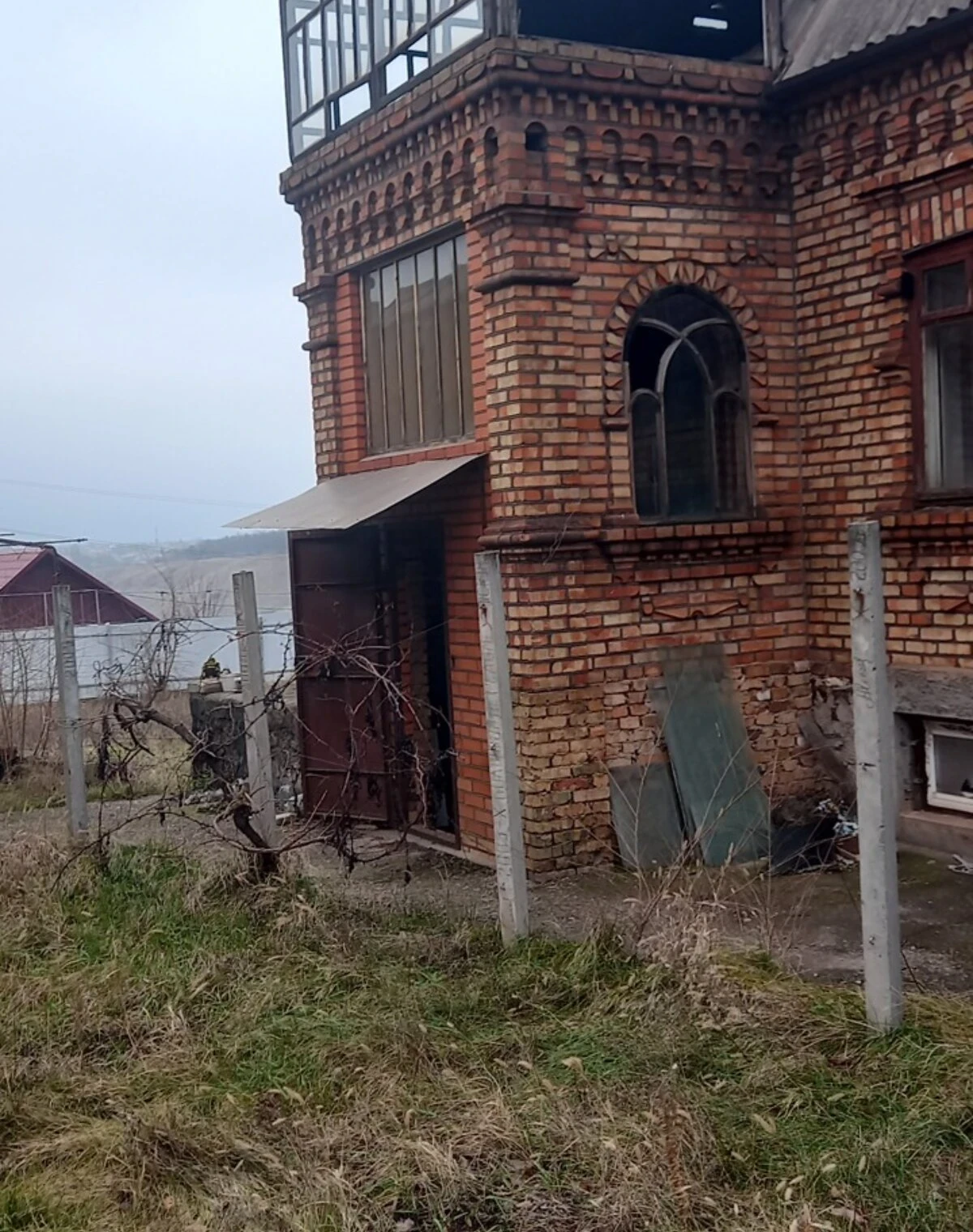 Будинок, Центрально-Міський: 15 соток, гараж із підвалом, окремий вхід - фото 2