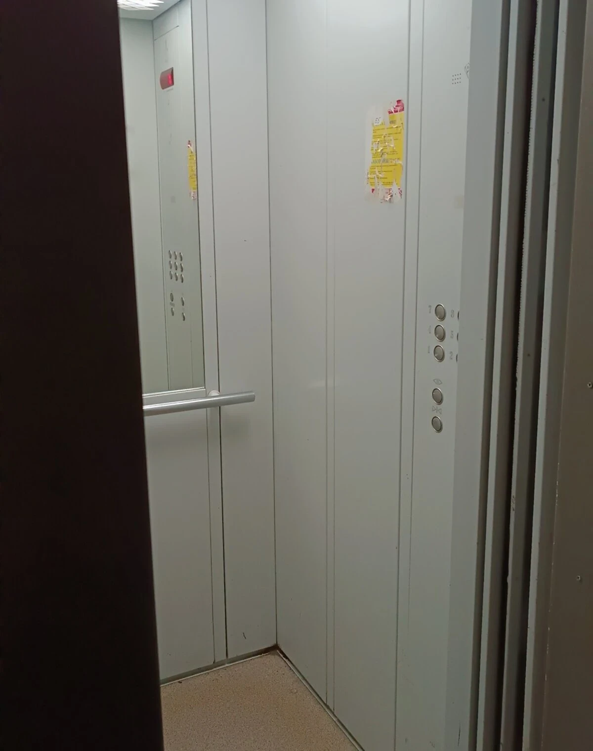 1-кімнатна квартира, Центральний: балкон, цегляні стіни - фото 3