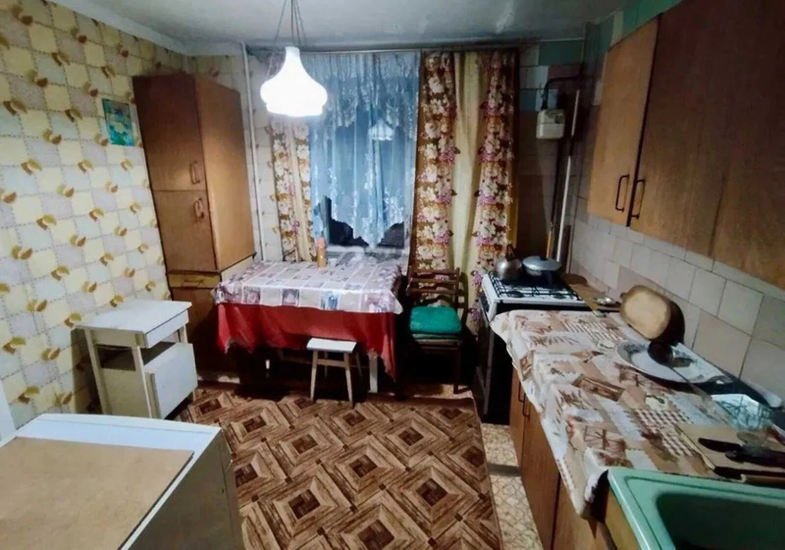 2-кімнатна квартира, Ковель: торг можливий, цегляні стіни, фото 3