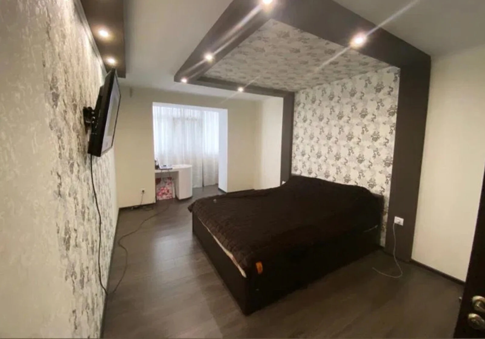 3-комнатная квартира, Павлоград: евроремонт, закреплённое парковочное место - фото 1