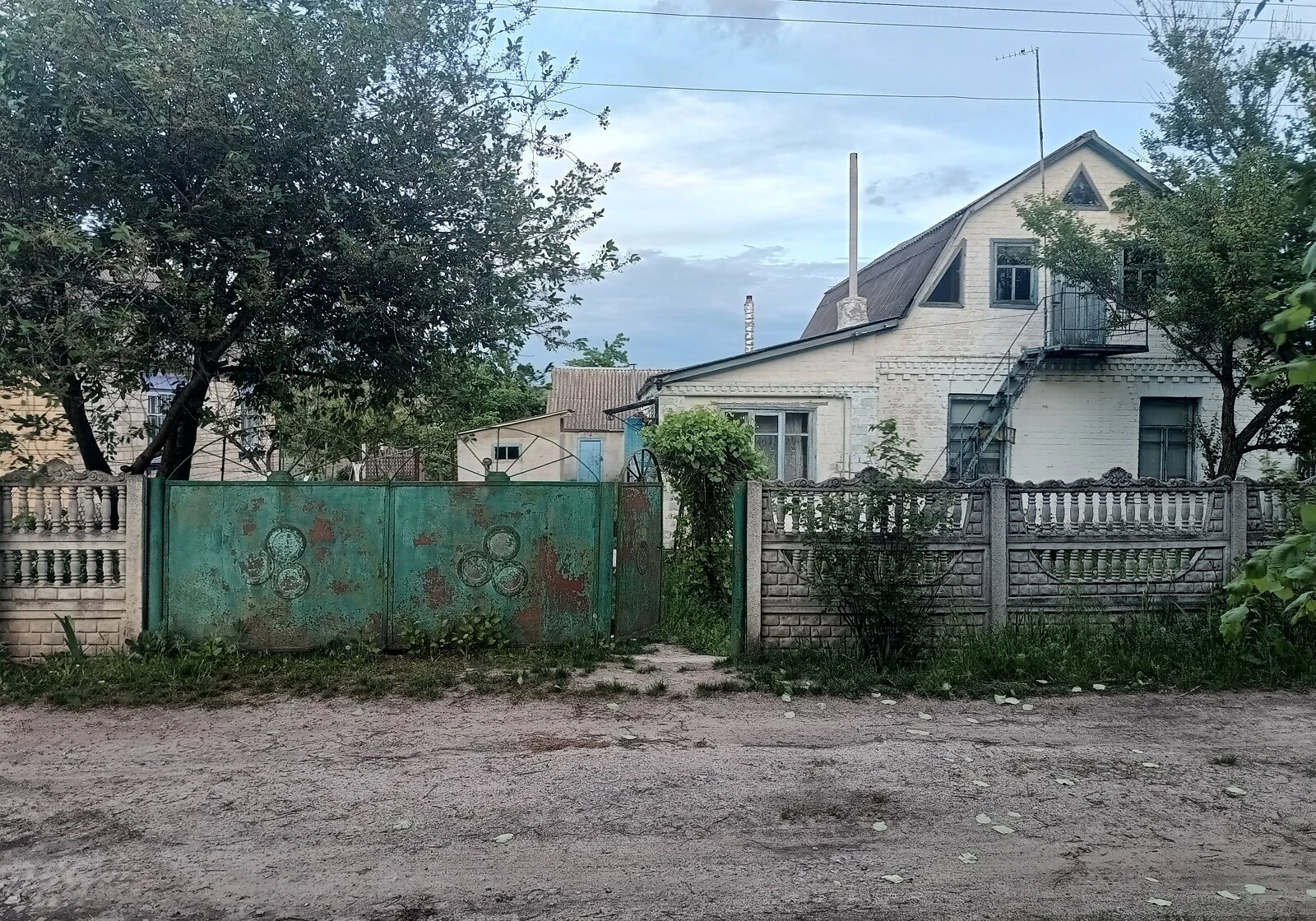 Частина будинку, Фастів: криниця, торг, опалення без світла